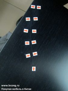 Дефект шпона под лаком