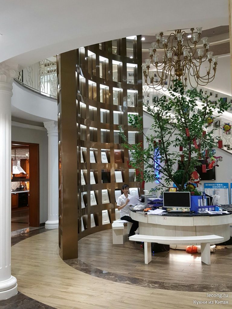 Кухни PIANO Фошань шоурум мебельный тур