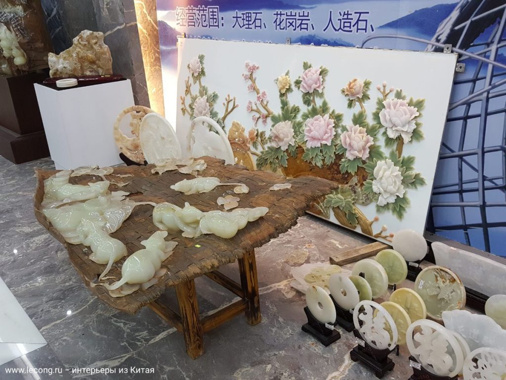 барельеф из натурального камня