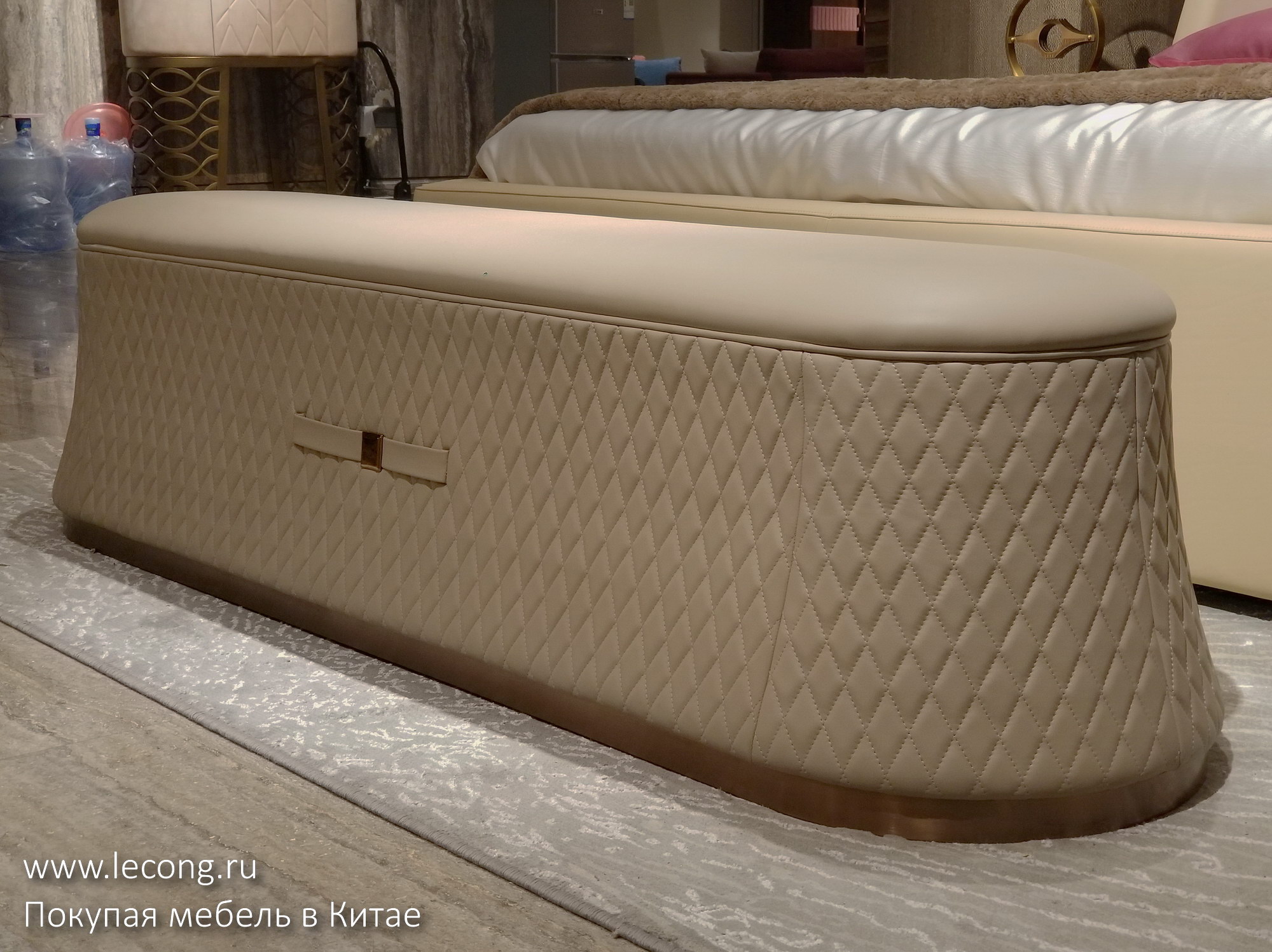 Копии брендовой мебели в Китае