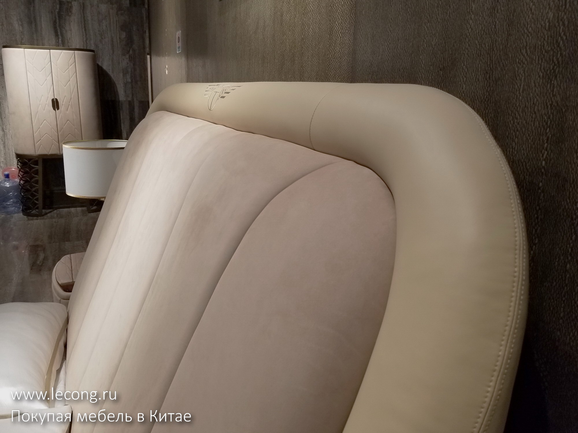 Копии брендовой мебели в Китае