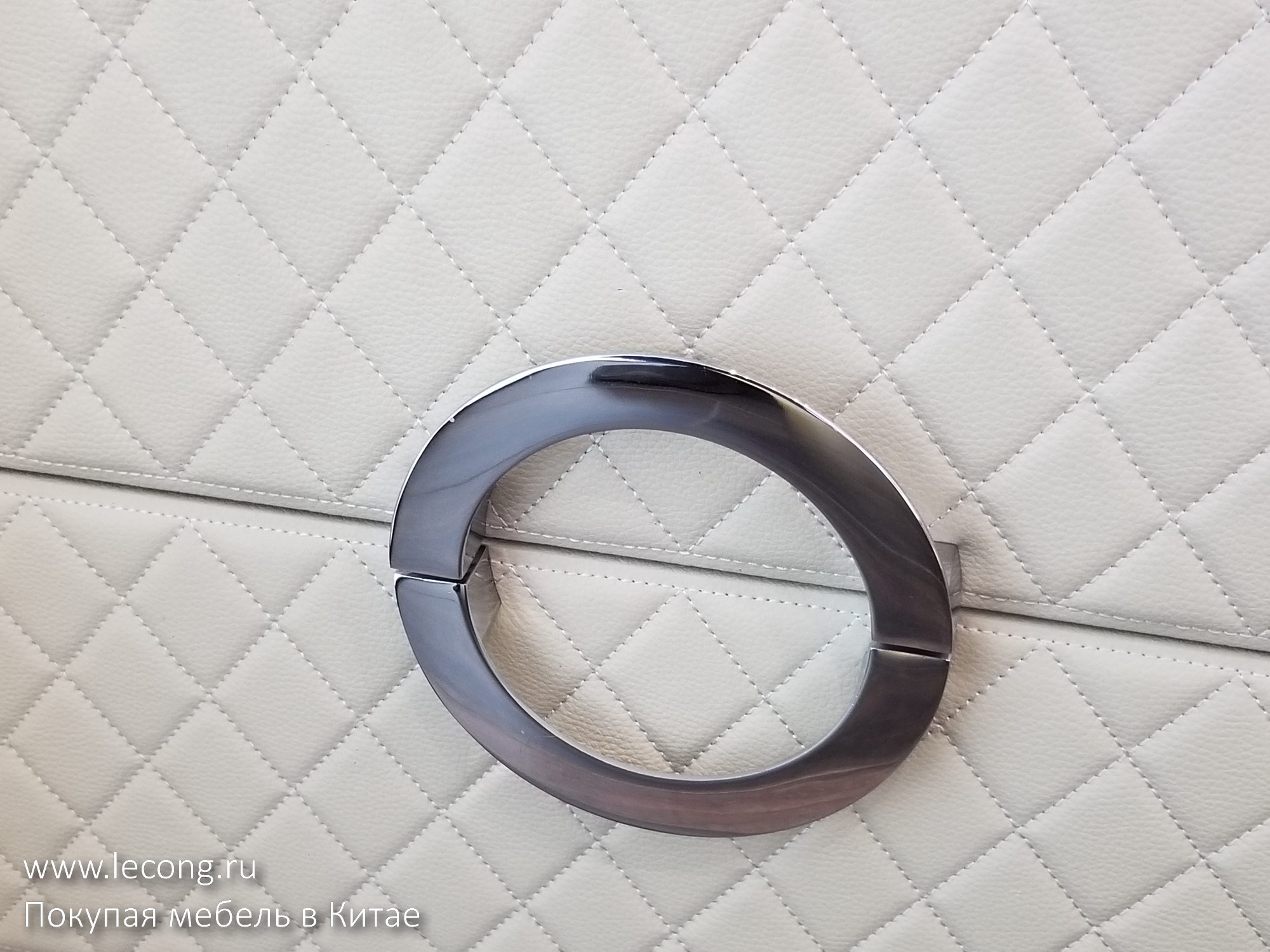 тумбочка прикроватная